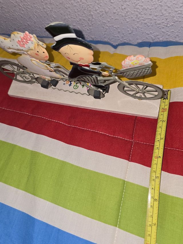 Parejita de recién casados de hojalata