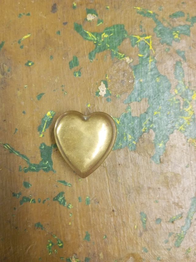 Piccolo portagioie in ottone antico