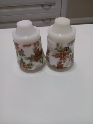 Sale e pepe in ceramica vintage