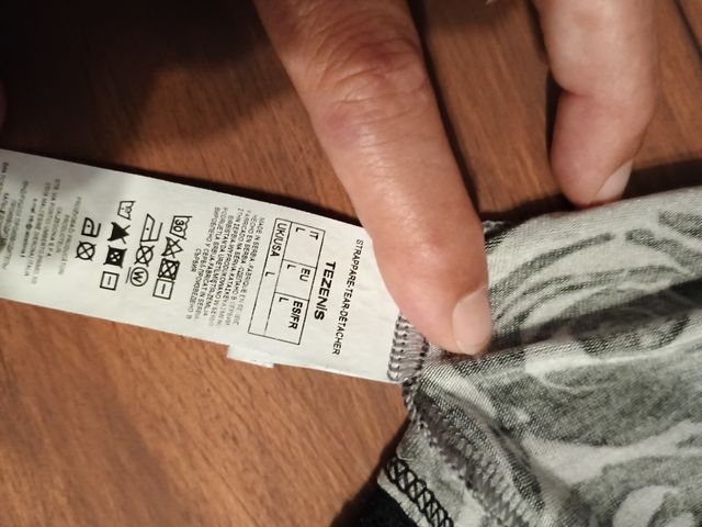 Dos camisetas de tirantes