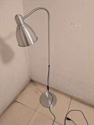 Lampara de pie modelo lersta ikea