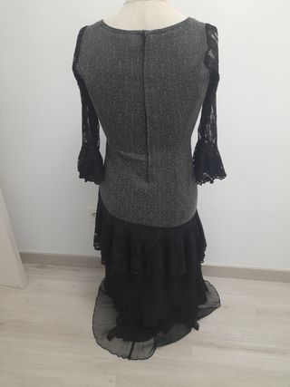 Traje flamenca sobrio