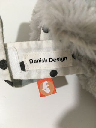 Peluche con música para bebés - Done by Deer