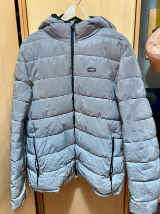 chaqueta reflectante pull and bear
