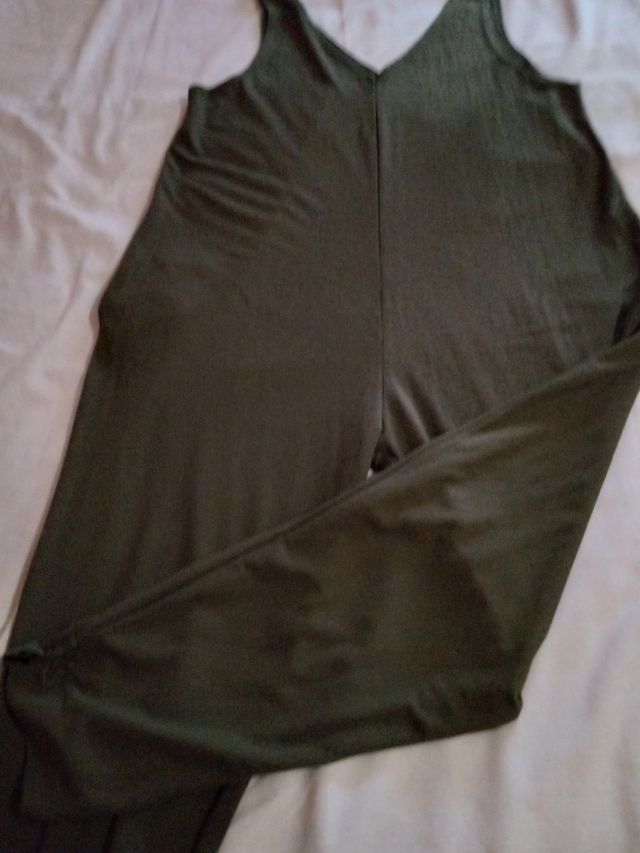 Tutina in maglia verde militare