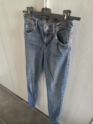 N.2 Jeans donna marca Guess 