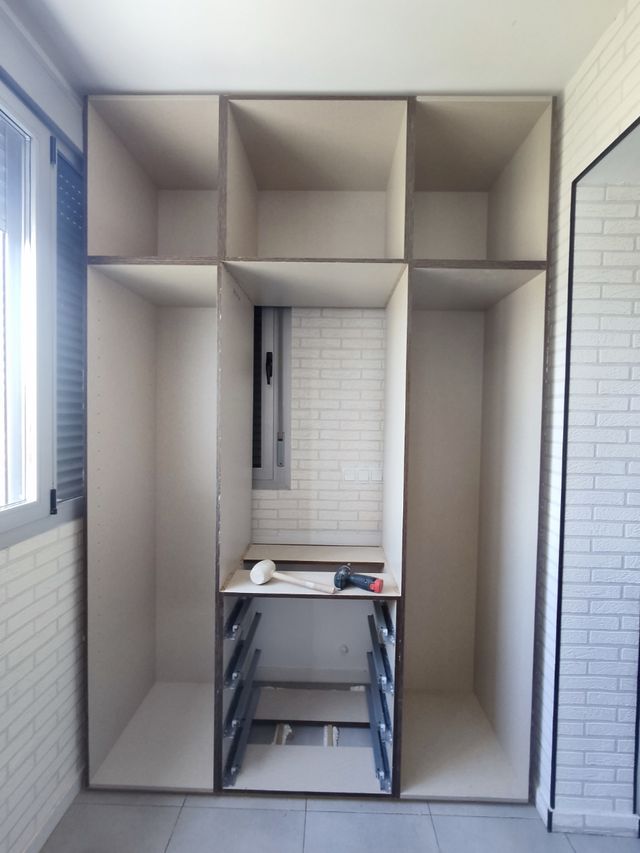 FABRICAMOS TUS ARMARIOS A MEDIDA