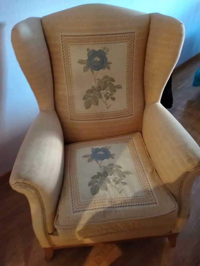 Sillón, urge mucho vender por espacio en casa.