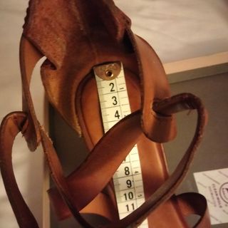 Sandalias de piel Tacón preciosas