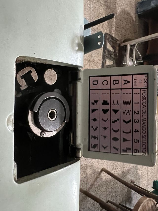 Maquina coser alfa 109. Alfamatic 109