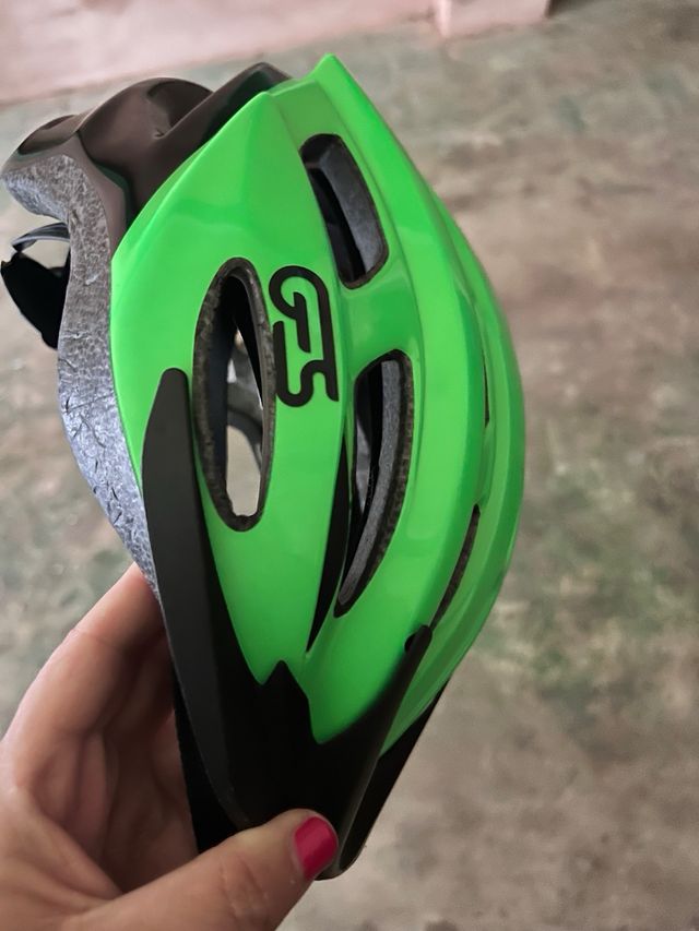 Bicicleta Adriatick 6-8 años con casco