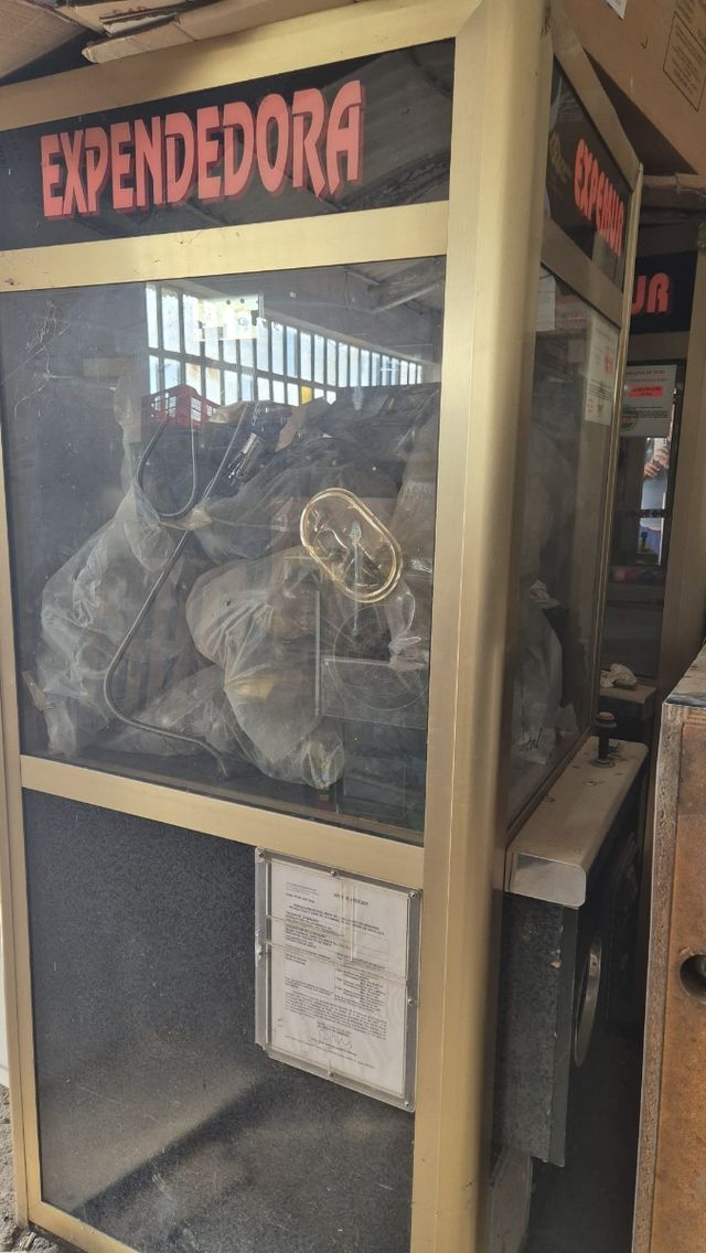 Máquina Grua hay 4 modelos y 32 unidades disponibl