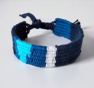 Bracciale blu tessuto a telaio uomo