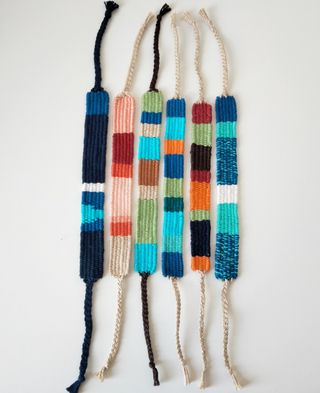 Bracciale blu tessuto a telaio uomo