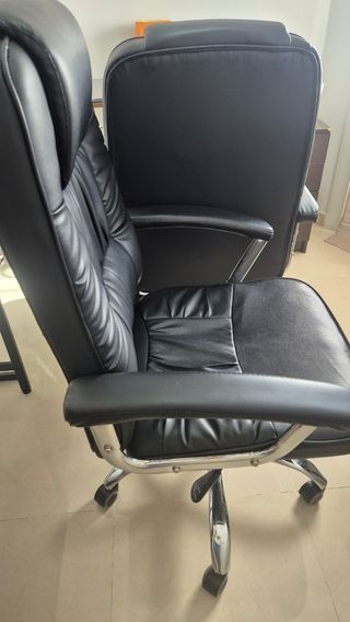 Silla de Escritorio eminueva de Cuero