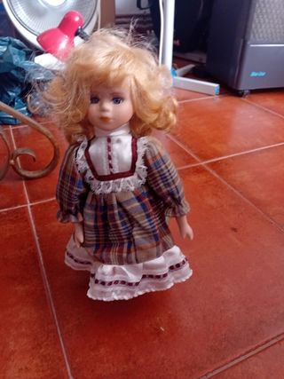 Muñeca porcelana