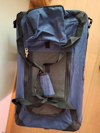 Transportin mascotas o casita para animales.