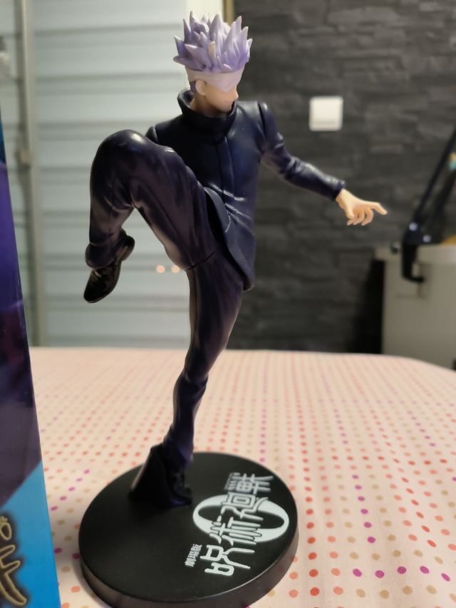 Figura gojo ( jujutsu kaisen)