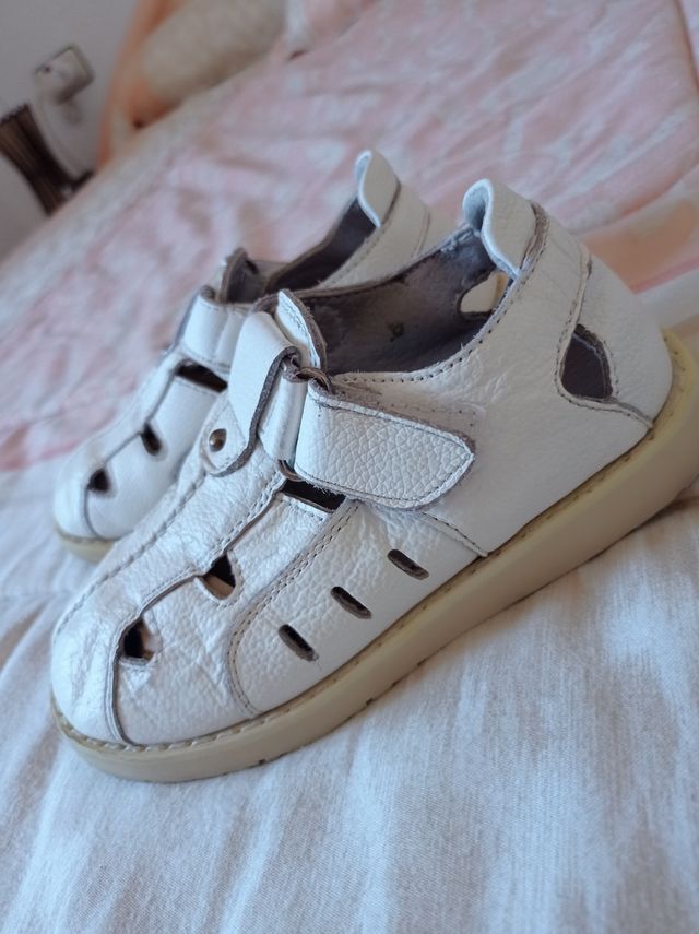 Sandalias número 28