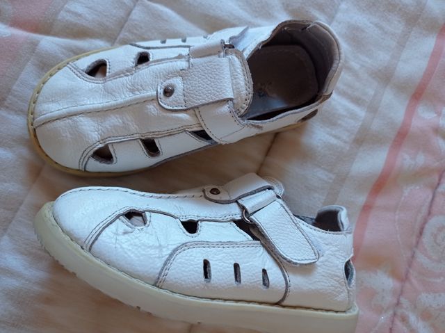 Sandalias número 28