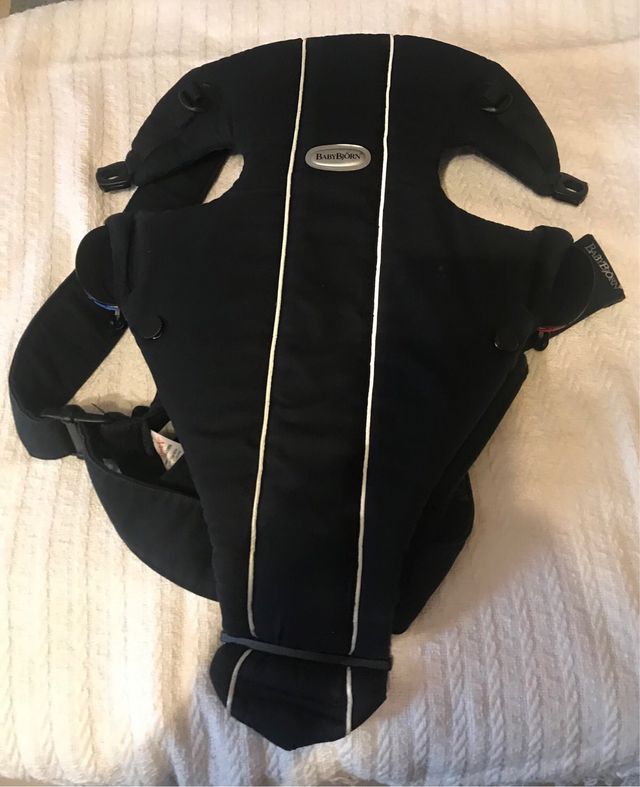 Arne , colgador para bebe “baby bjorn.
