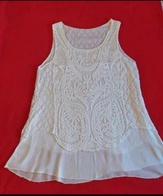 Blusa blanca de encaje