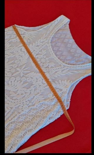 Blusa blanca de encaje