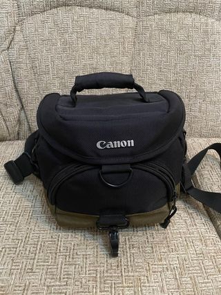 CANON EOS 1100D