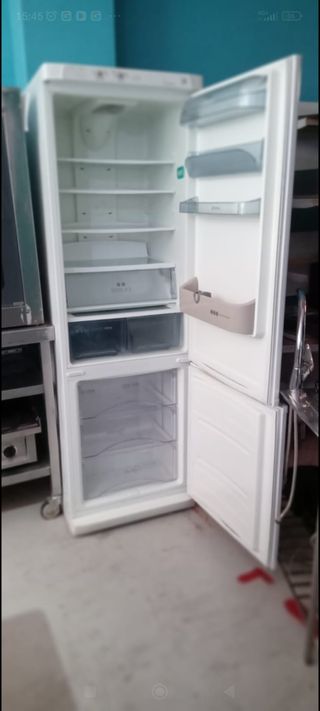 Nevera estilo combi y con controlador