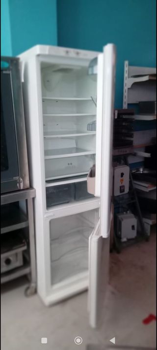 Nevera estilo combi y con controlador