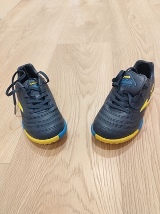 Botas fútbol niño