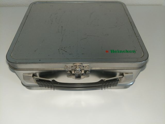 Caja metálica supervivencia Heineken
