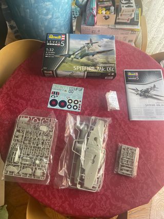MAQUETA AVIÓN SPITFIRE MK IXC
