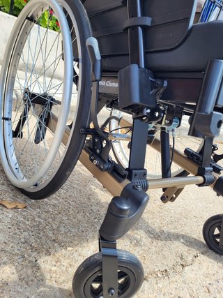 Silla de ruedas basculante
