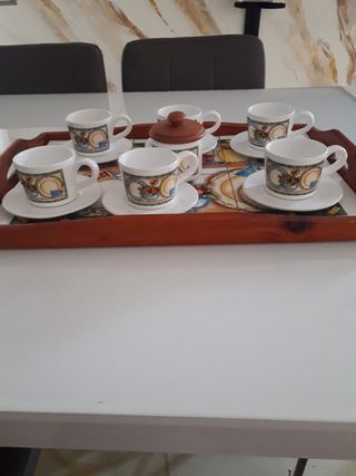 tazza con vassoio e zuccheriera
