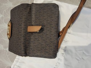 Billetera/móvil MK