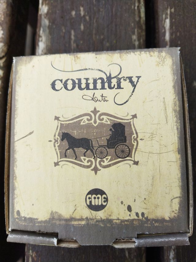 Scatola di derivazione country