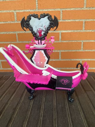 Baño draculaura. Monster hight
