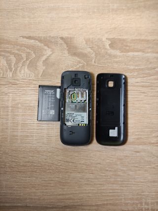 NOKIA 2730 CLASSIC + CARGADOR NOKIA (AC-3E)