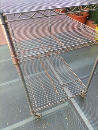 Mueble metálico voluminoso