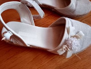 Zapato de niña de esparzo