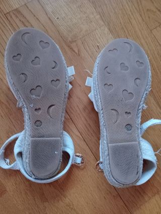 Zapato de niña de esparzo