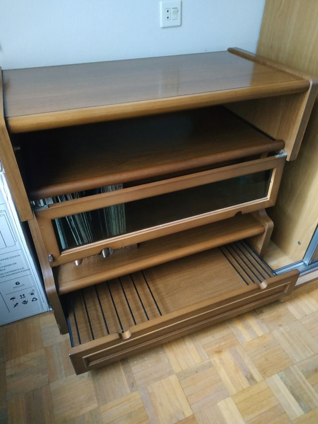 MESA PARA TELEVISIÓN