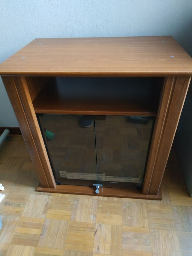 MESA PARA TELEVISOR