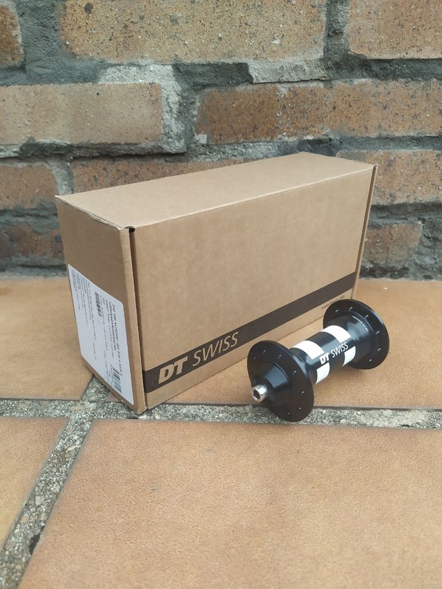 DT SWISS 350 Classic 9x100mm 20H. Buje delantero