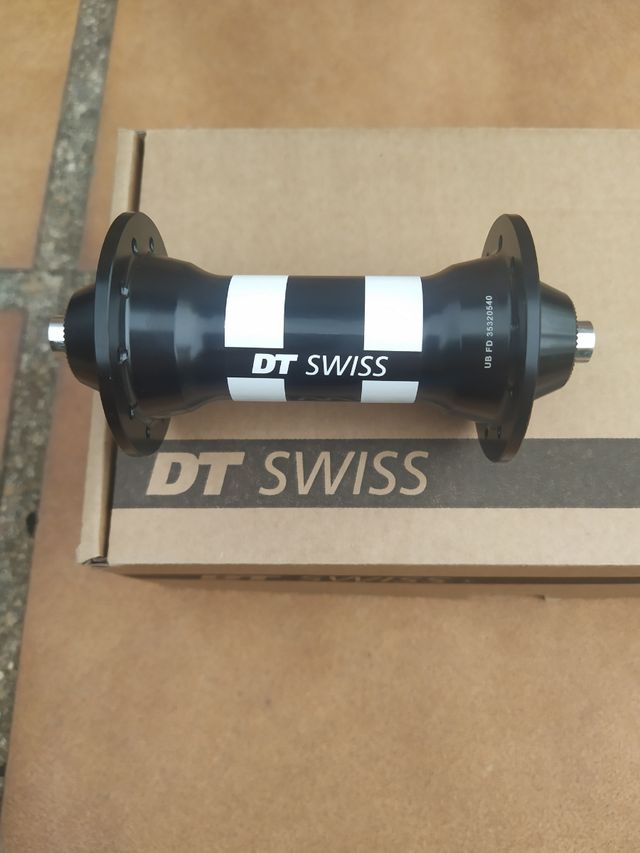 DT SWISS 350 Classic 9x100mm 20H. Buje delantero