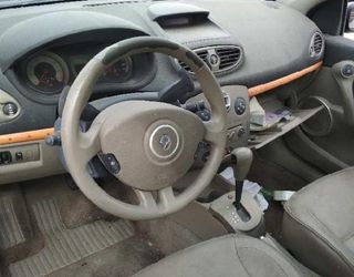 Renault 8200582809 centralita motor clio 2529235