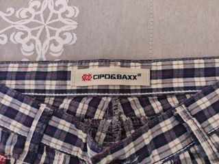 PANTALÓN CORTO. MARCA CIPO & BAXX. 