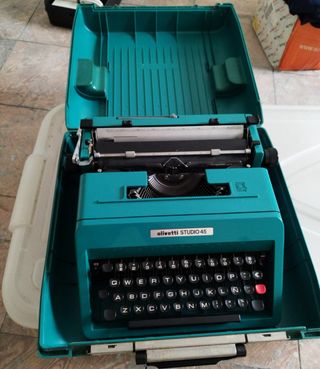 Máquina de escribir Olivetti Studio 45