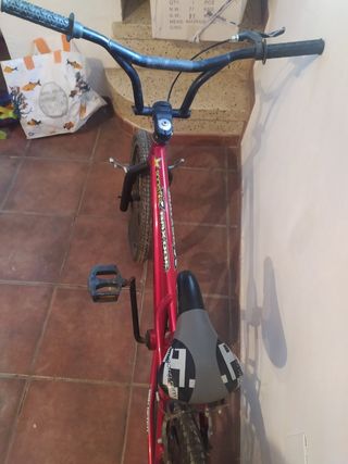 Bicicleta Bmx Rockstar Roja
